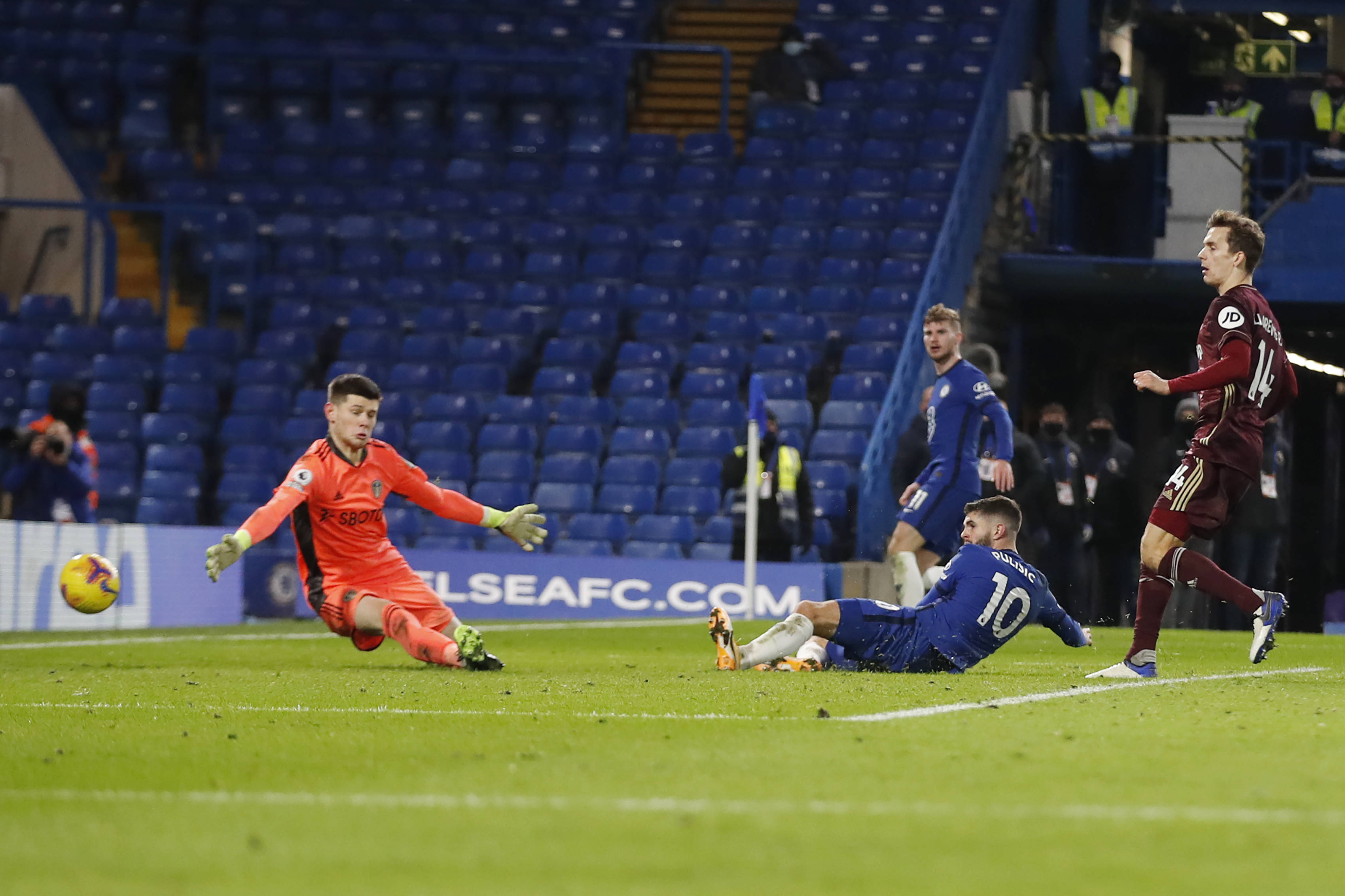 竟无一人突 竟无一人突